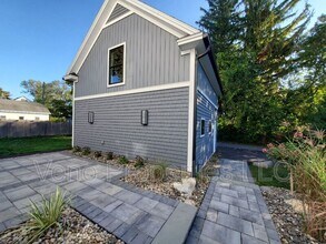 154 Elm St in Saratoga Springs, NY - Building Photo - Building Photo