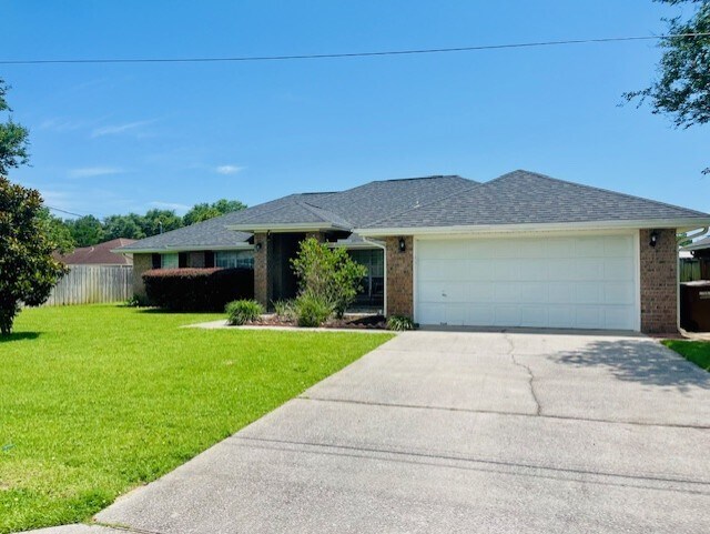 8271 Branston Dr in Navarre, FL - Building Photo