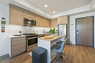 702 Broadway-Unit -FL13-ID1251881P in San Diego, CA - Building Photo - Building Photo