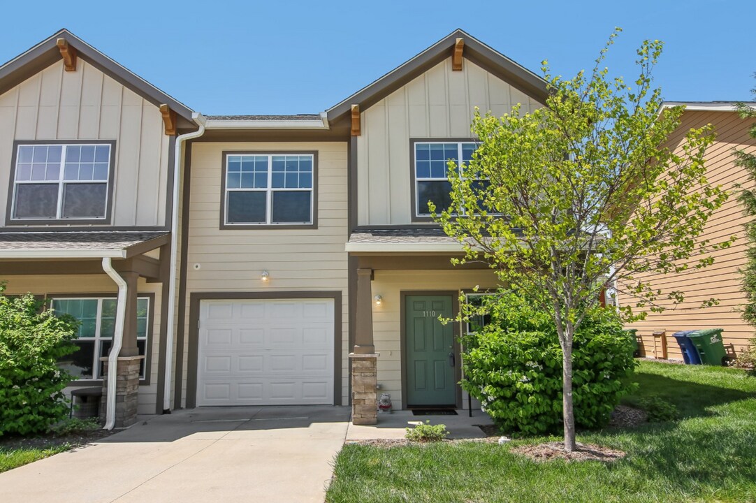 1110 Lynwood Forest Rd in Arden, NC - Building Photo