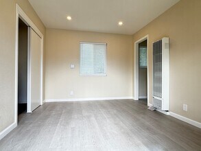 1060 Boranda Ave in Mountain View, CA - Foto de edificio - Building Photo
