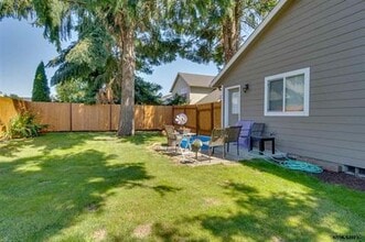 539 SE Oak Grove Ave in Sublimity, OR - Building Photo - Building Photo