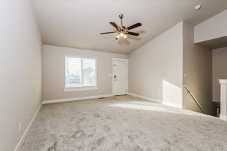 2419 Prairie Ln in Eagle Mountain, UT - Foto de edificio - Building Photo