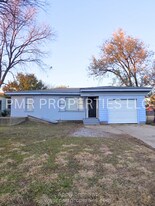 2505 SW H Ave in Lawton, OK - Building Photo