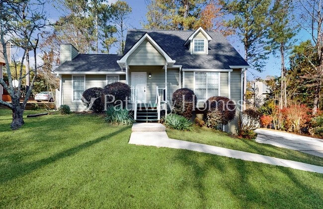 property at 1612 Cumberland Club Rd SW