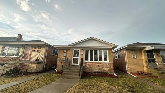 property at 7520 W Carmen Ave