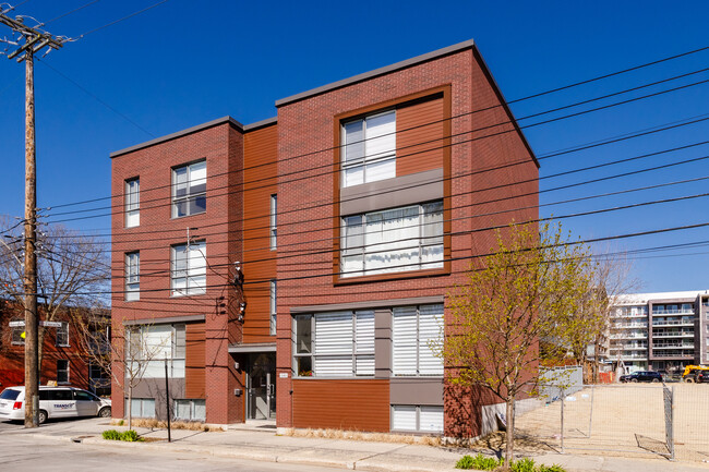 2189 Augustin-Cantin St in Montréal, QC - Building Photo - Building Photo