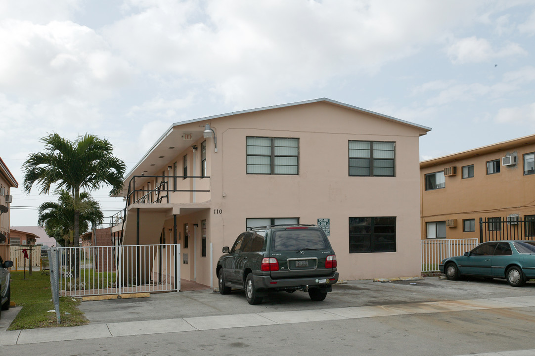 110 W 26th St in Hialeah, FL - Building Photo