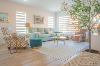 20875 NW 20th St in Pembroke Pines, FL - Building Photo - Building Photo