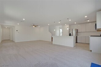 8452 Vulturo Ave in Las Vegas, NV - Building Photo - Building Photo
