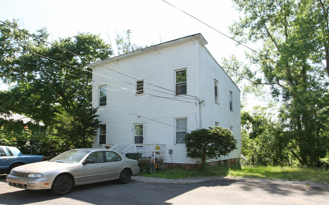 32-38 Old Roberts St in East Hartford, CT - Building Photo - Building Photo