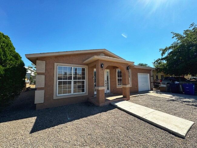 6400 Trujillo Rd SW in Albuquerque, NM - Building Photo - Building Photo