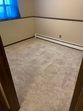 1211 Greenhill Dr in Thief River Falls, MN - Building Photo - Building Photo