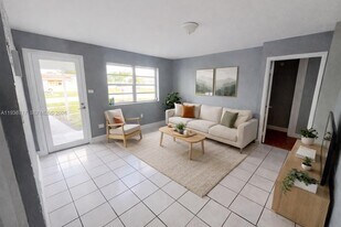 20500 NW 28th Ave in Miami Gardens, FL - Building Photo