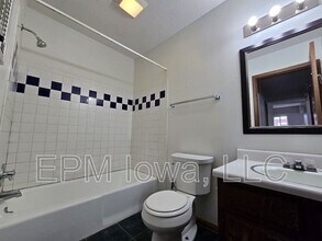 209 Baltimore St in Waterloo, IA - Building Photo - Building Photo