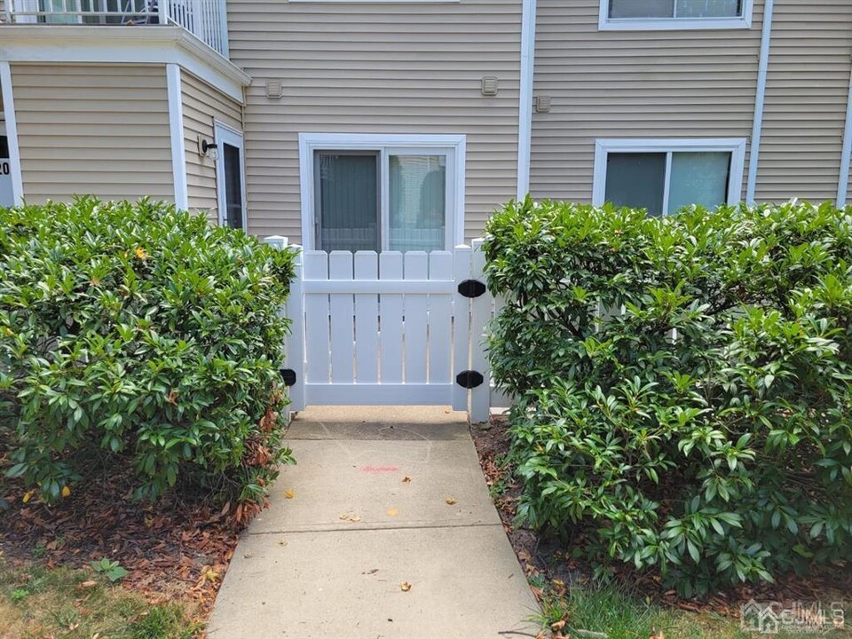 19 Foxtail Ln in Monmouth Junction, NJ - Building Photo