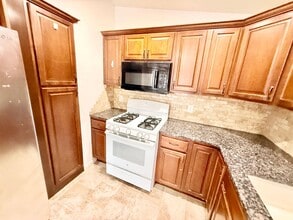 30 Kayron Dr in Lake Ronkonkoma, NY - Building Photo - Building Photo