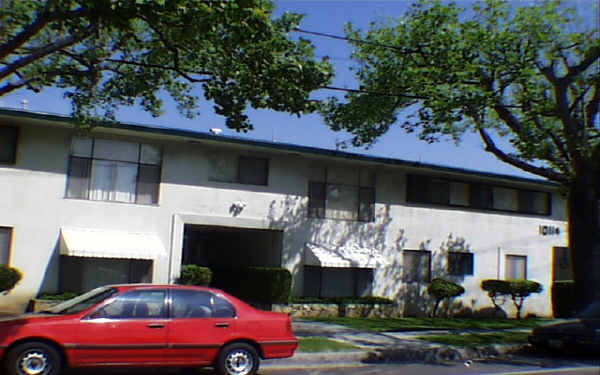 Whittwood Pointe Apartments in Whittier, CA - Building Photo