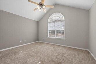 512 Oakridge Dr in Greenville, TX - Building Photo - Building Photo