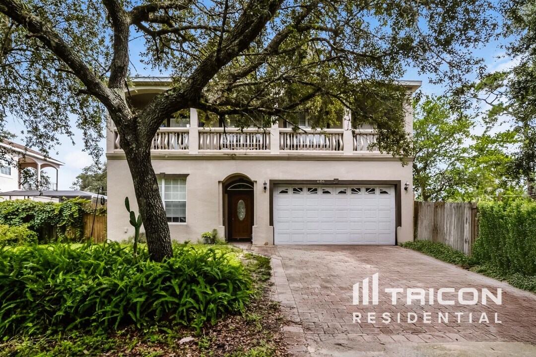 606 Marigold Rd in Casselberry, FL - Foto de edificio