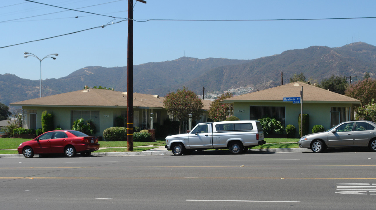 2122 Montrose Ave in Montrose, CA - Foto de edificio