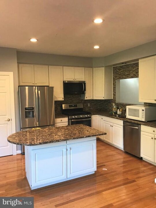 3524 Rapid Ln in Woodbridge, VA - Building Photo