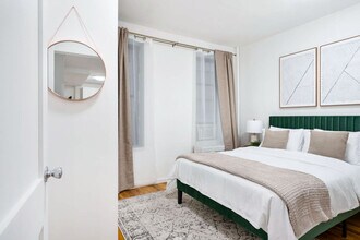 319 E 109th St in New York, NY - Building Photo - Building Photo