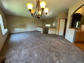 2033 Falcon Hill Rd in Fort Collins, CO - Building Photo - Building Photo