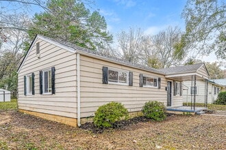 209 Woodward Dr in Hueytown, AL - Building Photo - Building Photo