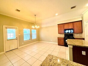 2715 Cresthollow Ln in Houston, TX - Building Photo - Building Photo