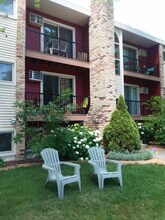 3246 Douglas Dr N in Minneapolis, MN - Building Photo - Building Photo