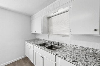120 E Monterey St in Denison, TX - Building Photo - Building Photo