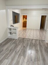 1819 S Normandie Ave, Unit 1821 in Los Angeles, CA - Building Photo - Building Photo