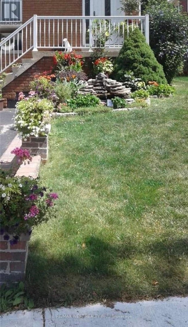 4 Dantek Ct in Brampton, ON - Building Photo - Building Photo