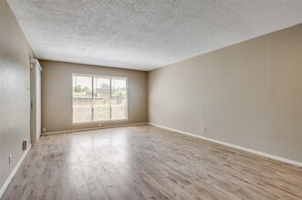 4859 Cedar Springs Rd, Unit 1159 in Dallas, TX - Building Photo - Building Photo