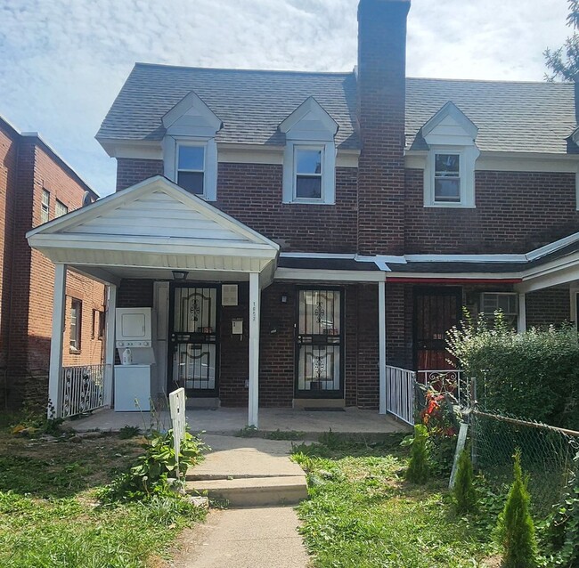 1602 E Duval St-Unit -1st Floor in Philadelphia, PA - Building Photo - Building Photo