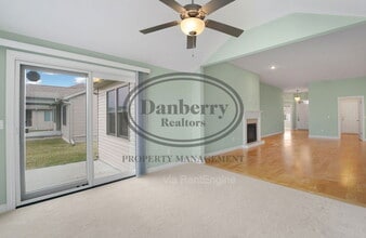 14866 Lake Winds Dr in Perrysburg, OH - Building Photo - Building Photo