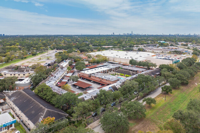 Westbury Square Townhomes in Houston, TX - Building Photo - Building Photo