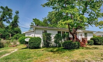 2203 Yaupon Dr in Wilmington, NC - Building Photo