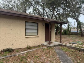 5619 Peach Ave in Seffner, FL - Building Photo