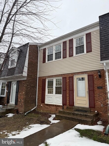 property at 3023 Creel Ct