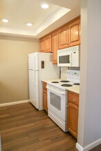 5989 Rancho Mission Rd, Unit #106 in San Diego, CA - Building Photo - Building Photo