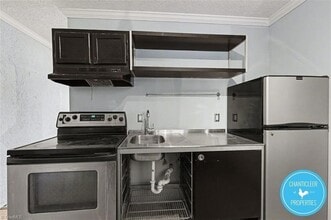 1047 W Academy St, Unit 7 in Winston-Salem, NC - Building Photo - Building Photo