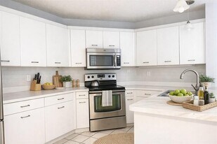 10461 NW 12th Ct in Plantation, FL - Building Photo