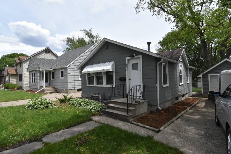 817 S Prairie Ave in Fairmont, MN - Building Photo