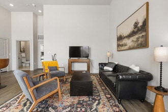 5820 1/2 Cameron Rd in Austin, TX - Building Photo - Building Photo