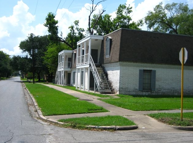 705 N 5th St in Beaumont, TX - Building Photo