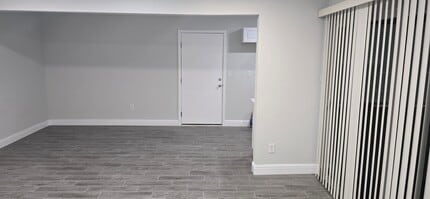 1405 Vegas Valley Dr, Unit 132 in Las Vegas, NV - Building Photo - Building Photo