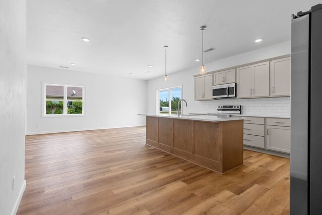 property at 2718 Saffron Pl