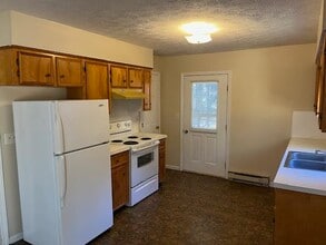 227 Crab Creek Rd in Hendersonville, NC - Building Photo - Building Photo